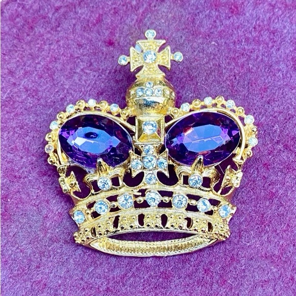 Stunning Gold and Gemstone Crown Brooch Lapel Jacket Pin - Picture 2 of 8